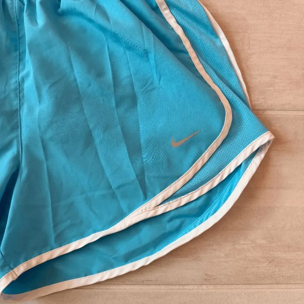 Women's Nike Tempo Dri-FIT Mid-Rise 3-in Running Shorts Blue/White Lined Medium